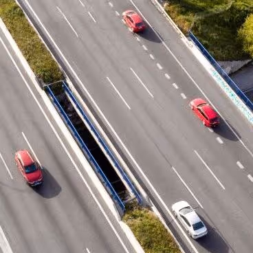 Carretera con coches